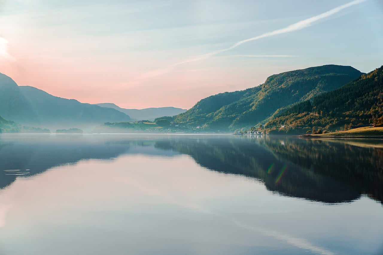 norway lake mountains nature 4970080